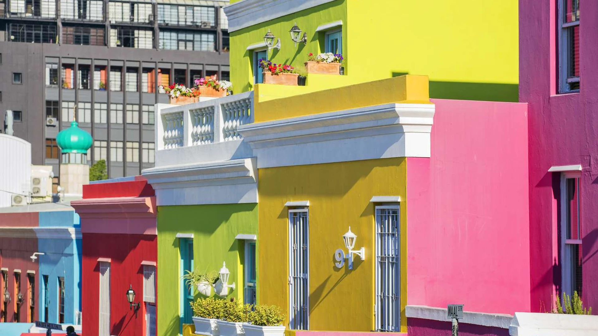 Bo-Kaap Cape Town 2025: Culture, Cape Malay Food, Walking Tours & History