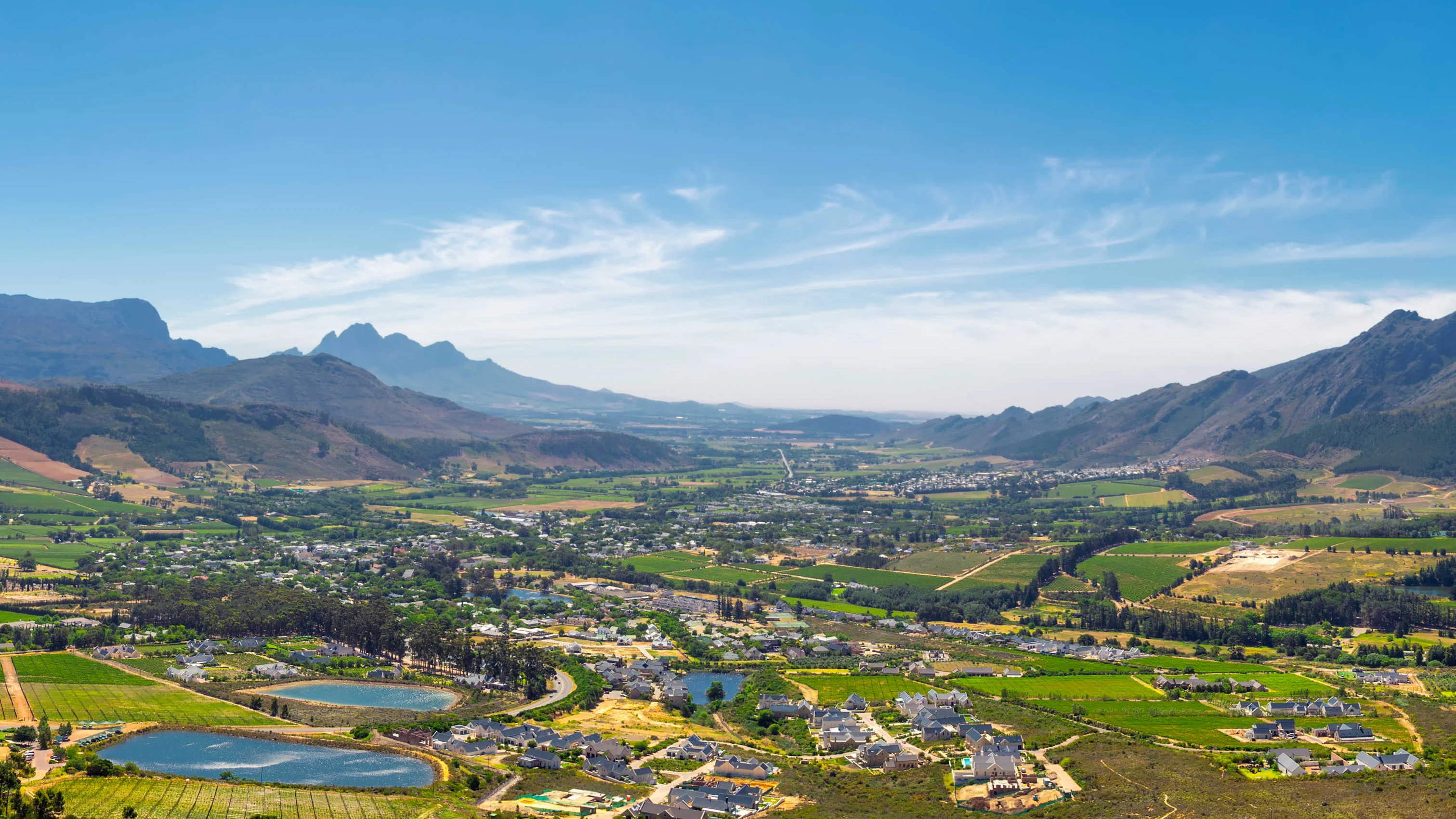 Franschhoek 2025: Wine Tram, Top Restaurants, Estates & Complete Guide